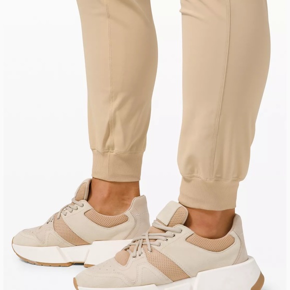 Stretch High-Rise Jogger - sold out - Picture 4 of 4